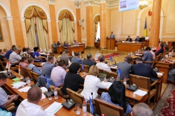 Депутаты-«оппозиционеры» борются с нарушениями регламента, но сами его соблюдать не хотят