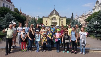 За победу в конкурсе "Украина глазами детей из зоны АТО" дети из Счастья побывали в Черновцах (Фото)