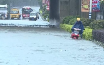 Китай: из-за наводнения пострадало несколько десятков тысяч человек
