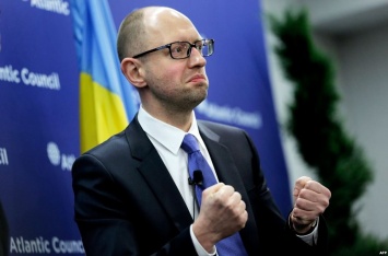 Яценюк не исключил возможности дефолта в Украине