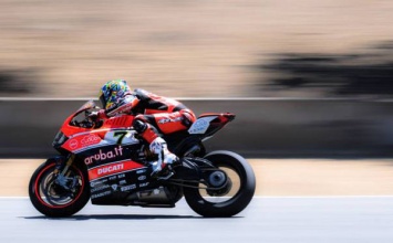 WSBK: Дэвис и Джулиано останутся в Ducati в 2016 году