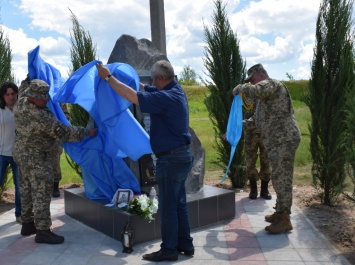 В Донецкой области открыли памятник погибшим бойцам ВСУ - деньги собрала местная громада
