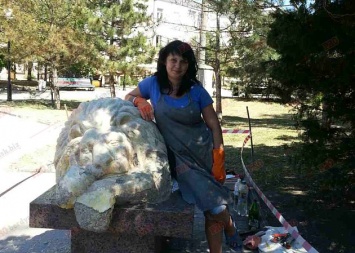 Реставратор Татьяна Попазова дарит вторую жизнь бердянским скульптурам