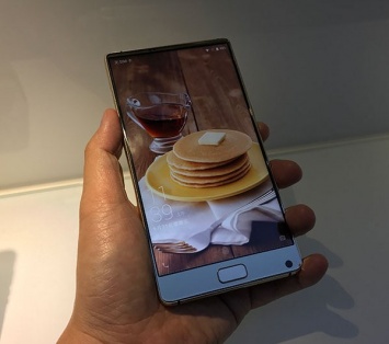 В сети появились фотографии золотого Elephone S8
