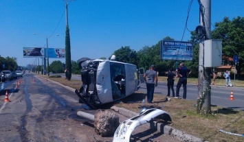 В Одессе перевернулся автобус с пассажирами