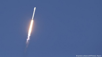 SpaceX успешно запустила 10 спутников