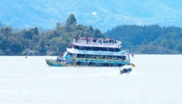 В Колумбии внезапно затонуло судно с отдыхающими: 9 человек погибли, 28 пропали без вести