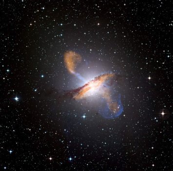 Вселенная содрогнется от мощного взрыва при слиянии двух черных дыр