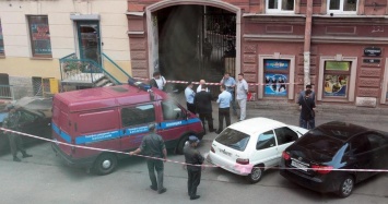 В Петербурге 3 подростка попали в больницу из-за взрыва самодельной бомбы