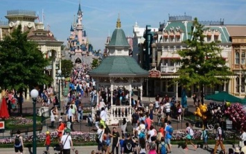 Walt Disney планирует поставить в парке развлечений говорящую фигуру президента