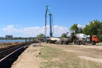 В Саках начали строительство второй части набережной вдоль лечебного озера (ФОТО)