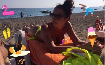 Анна Грачевская нежится топлес в лучах турецкого солнца (ФОТО)