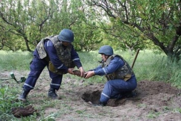 Жители Запорожской области обнаружили в поле опасную находку