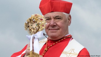 Папа Франциск уволил немецкого кардинала Мюллера