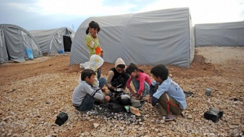 Еврокомиссар предложил выделить Турции еще три миллиарда на беженцев