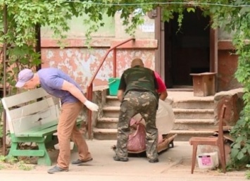 В разгар жары тело пенсионера неделю пролежало в запертой квартире