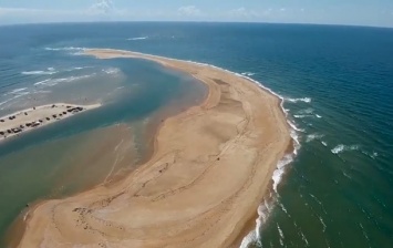 На видео сняли "всплывший" остров, ставший хитом