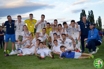 «Динамо» третий год лидирует в юношеском чемпионате Украины