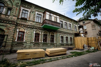 В центре Запорожья начали реконструкцию столетнего дома