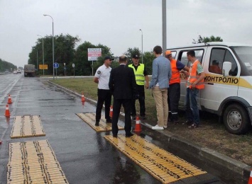 «Ситуация - жесть»: министр инфраструктуры после нежданного визита сравнил дороги Николаевщины со стиральными досками