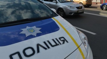 В Черновцах пьяная компания избила женщину-полицейского