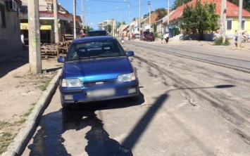 Кто ответит: Запорожские дороги "убили" автомобиль (ФОТО)