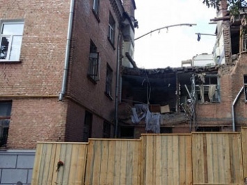 Во взорвавшемся в Киеве доме появились мародеры