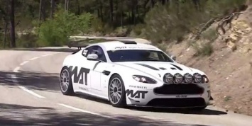 Видео: просто послушайте безумный звук раллийного Aston Martin V8 Vantage