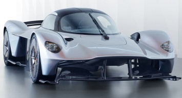 Олигархам на заметку: первые фото гиперкара Aston Martin Valkyrie