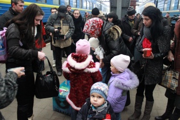 На Днепропетровщине в помощь переселенцам выделят 305 млн грн