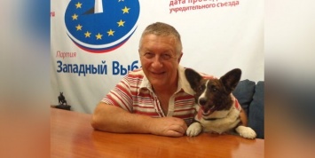 Оппозиционер Боровой начал требовать деньги за возможность "зафрендиться" на Facebook