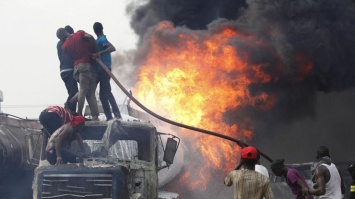 В Нигерии 30 человек сгорели заживо из-за курильщика