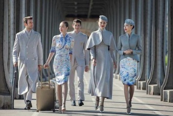 11 самых стильных униформ сотрудников авиалиний, носить которую не отказались бы самые привередливые модницы