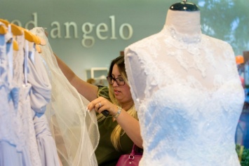 Невесты остались без платьев: в США закрылась крупнейшая сеть по продаже свадебных нарядов