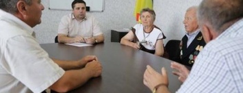 Областная власть порекомендовала жителям Лисичанска требовать проведения внеочередной сессии горсовета