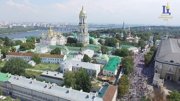 Удар по хунте: Десятки тысяч противников войны вышли в центр Киева