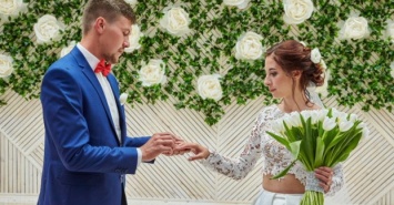 В парке Горького открыли площадку для выездных церемоний бракосочетания