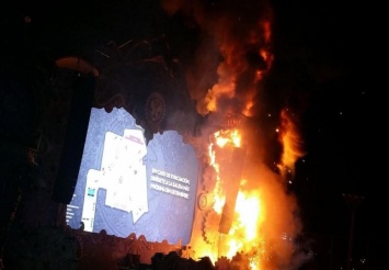 В Барселоне, во время фестиваля вспыхнул пожар, 22 тысячи человек эвакуированы