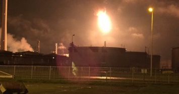 Из-за пожара в Нидерландах Shell приостановила работу крупнейшего нефтезавода