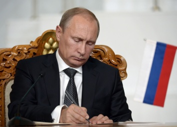 Владимир Путин подписал закон о показе отечественных кинолент без удостоверения