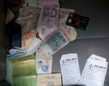 Жители Киева и Днепра продали "несуществующих" гаджетов на миллион гривен (фото)