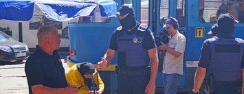 Как на «Привозе» иностранцы от одесской полиции убегали (ФОТО, ВИДЕО)