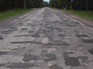 Волчанск, Изюм, Меловое: стало известно какие дороги отремонтируют в ближайшее время