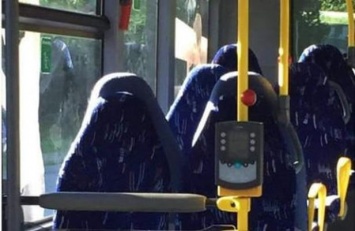 Норвежские националисты приняли автобусные сиденья за мусульманок и начали возмущаться
