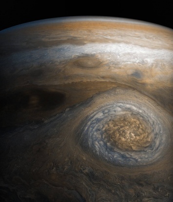 NASA опубликовало снимок Малого красного пятна Юпитера