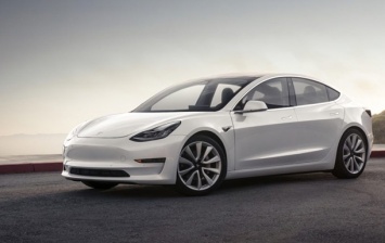 В Tesla Model 3 "секретная" камера будет следить за водителем