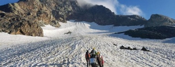 "Невероятно красиво": николаевские альпинисты покорили горы Кавказского хребта (ФОТО)