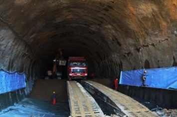 Китай строит самый длинный тоннель для скоростной железной дороги под Великой стеной