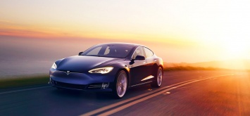 Tesla Model S преодолел рекордное расстояние без подзарядки