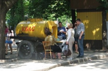 Херсонские чиновники прогнали бочку с квасом